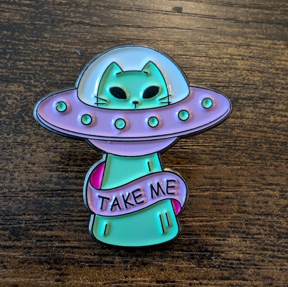 Cat Spaceship Enamel Pin - Picture 1 of 3